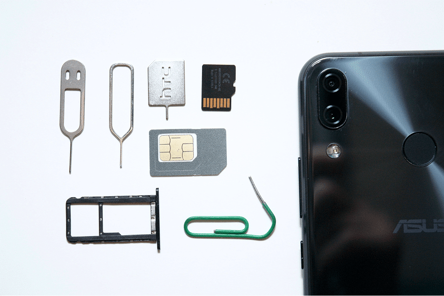 Components of a SIM card. Source: Unsplash